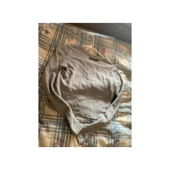 Nwot Alphalete Distressed Longsleeve Crop Top - Picture 4 of 5